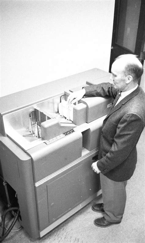 Computer Punch Card Machine 的图像结果