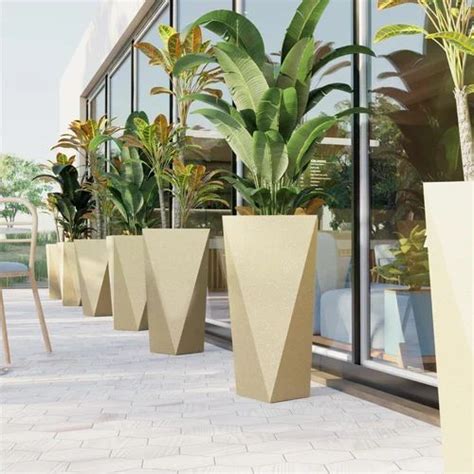 Yuccabe Italia - Manufacturer of Garden Planters & Small Flower Pots ...