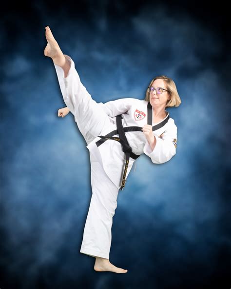 Local Train Below 的图像结果