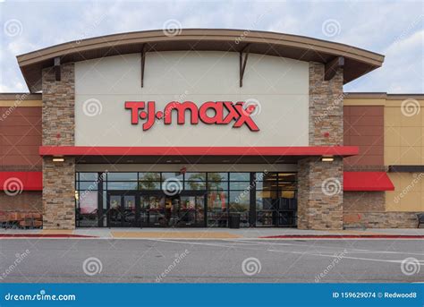 T.J. Maxx Storefront editorial stock image. Image of childrens - 159629074
