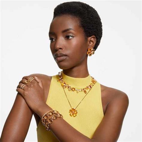 Matrix Vittore ring, Round cut, White, Gold-tone finish | Swarovski