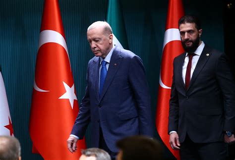 لماذا حطت طائرة الشرع للمرة الثانية على الأرضية التركية؟! | الجزيرة مباشر