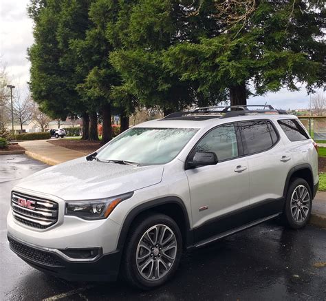 2018 GMC Acadia: Improved midsize SUV