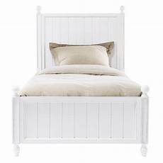 lit en bois blanc lit 90 x 190 cm en bois blanc newport maisons du monde lit en bois blanc lit 90 x 190 cm en bois blanc newport maisons du monde