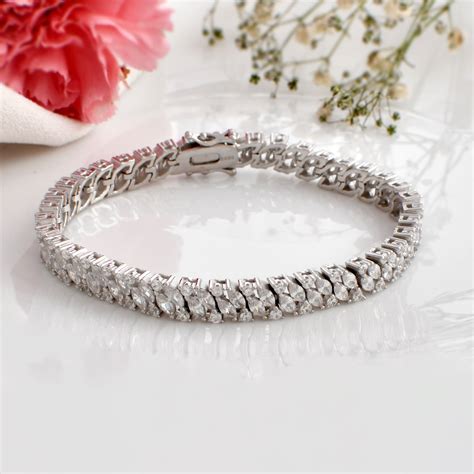 Diamond Bracelet Women | Elegant and Dazzling Diamond-Adorned Bracelets ...