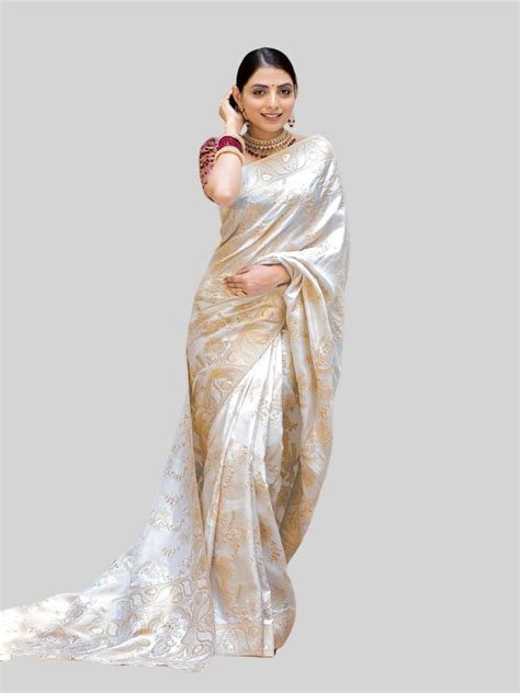 5 Beautiful White Silk Saree Designs To Flaunt During Holi Parties ...