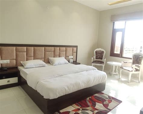 RAJ MAHAL (Jind) - Farmhouse Reviews, Photos, Rate Comparison - Tripadvisor