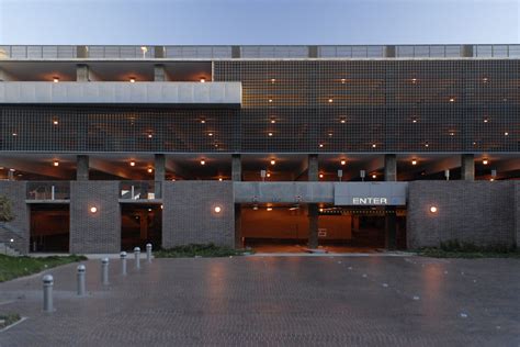 SMC Parking Structure 3 - Zecchetto Architects