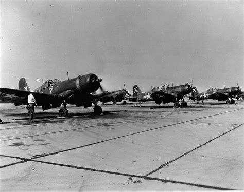 Asisbiz Goodyear FG 1D Corsair VF-821 White X7 on the ground at NAS New ...