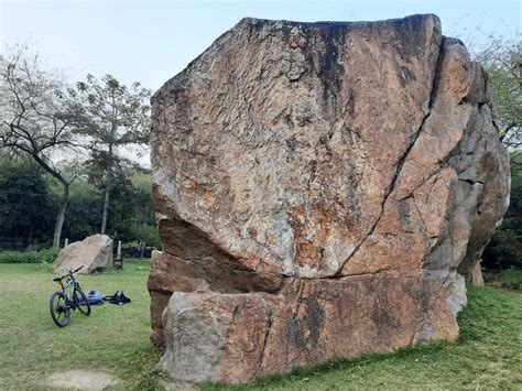 Outdoor Bouldering in New Delhi at Sanjay Van