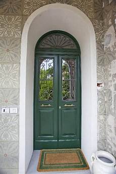 porta d ingresso in vetro porta di ingresso bicolore verde e bianco ad arco con porta d ingresso in vetro porta di ingresso bicolore verde e bianco ad arco con