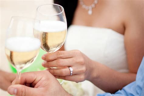 Costly weddings could be crippling for new marriages | Catholic News Agency