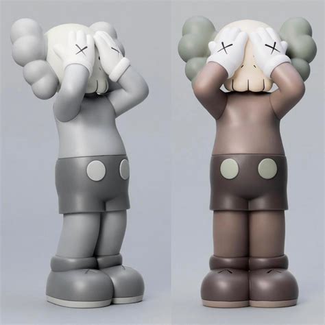 KAWS - KAWS UK Holiday Companion set of 2 works (KAWS United Kingdom) For Sale at 1stDibs | kaws ...