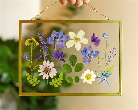 Framed pressed flowers, Pressed flower frame art, Floating frame, Dried ...