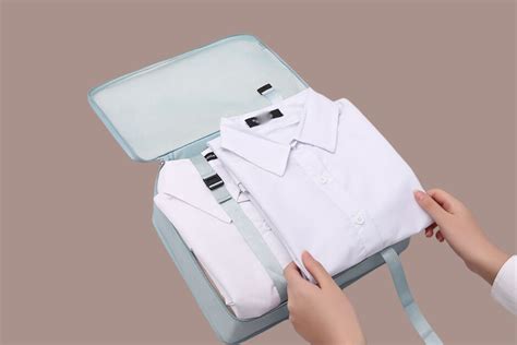 Packing Clothes in Cubes 的图像结果