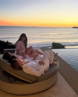 The best Chloë Grace Moretz feet pictures 🤩