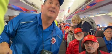 12 photos show moment Obama surprises veterans and families on honor ...