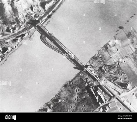 World war ii bridge hi-res stock photography and images - Alamy