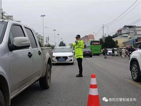 南阳警方：初来的外地车“轻违不罚”，本地车“首违不罚”_腾讯新闻