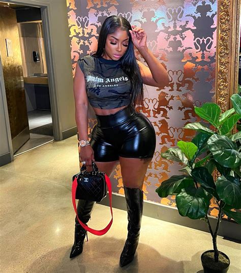 Little Ms. Golden | She swear that we're competing but I am out of her league | Instagram