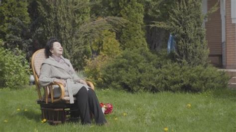 I fuck a granny on the lawn