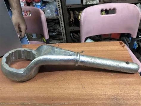 Slogging Spanners - Deep Offset Spanner Wholesale Trader from Mumbai