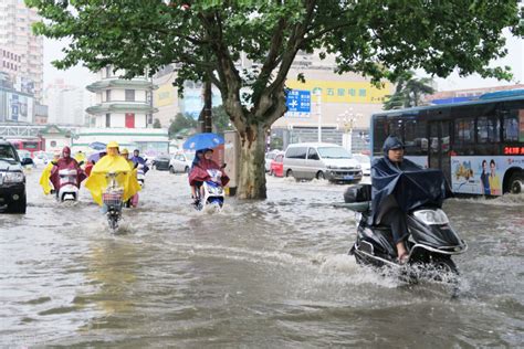 河南多地暴雨：曾经的暴雨亲身经历者，告诉你暴雨中有多恐怖_腾讯新闻