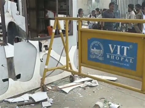 MP: Students stage protest at VIT College of Engineering in Sehore over ...