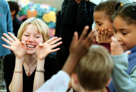 Sign Language Community 的图像结果