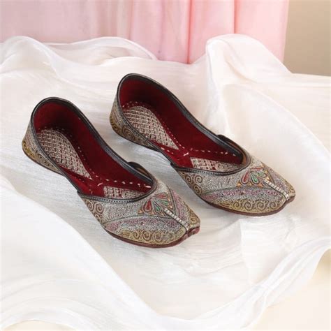 Buy Mojari Shoes online in India for Men and Women