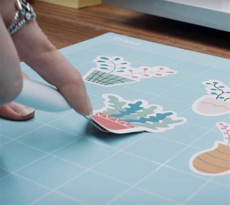 How to Make Stickers Using Cricut Maker 的图像结果