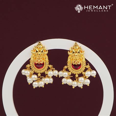 Traditional Maharashtrian Kolhapuri Tops Saj Laxmi Moti Ghas – Hemant ...