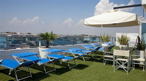 HOTEL TROPICAL (Jesolo) - Hotel Reviews, Photos, Rate Comparison ...