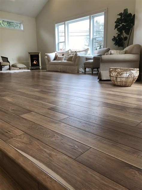 Neutral Living Room with Warm Laminate Flooring