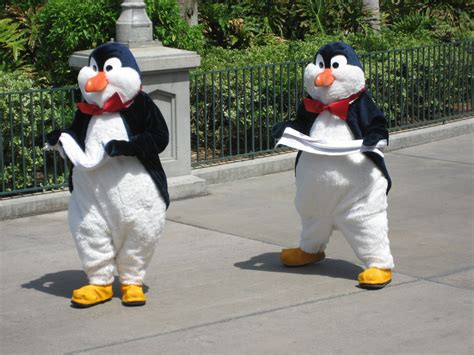 Mary Poppins Penguins in Disney Stars and Motor Cars Parade – Defunctland