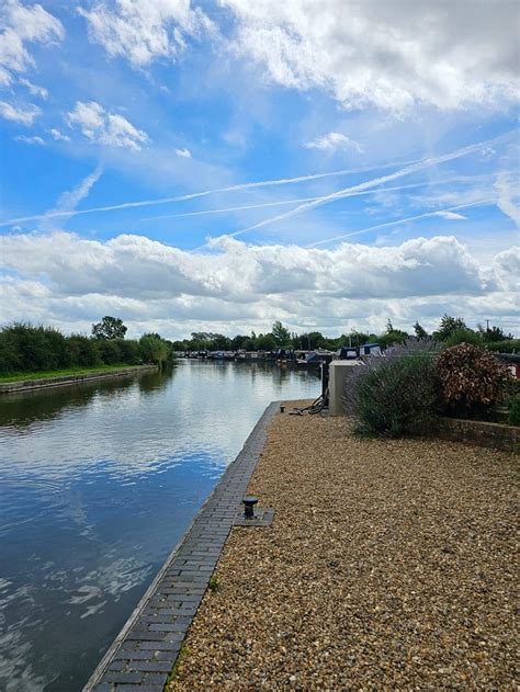 GROVE LOCK MARINA CARAVAN PARK (Leighton Buzzard) - Campground Reviews ...