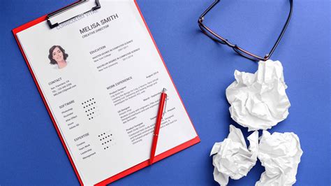 Craft the Perfect SOC Analyst Resume: Guide with 2 Samples