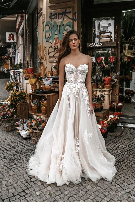 Strapless Beach Wedding Dresses