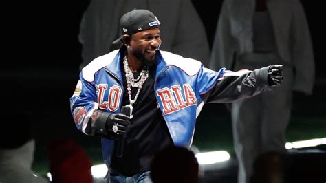Kendrick Lamar halftime show outfit, explained: A-minor chain, 'Gloria ...