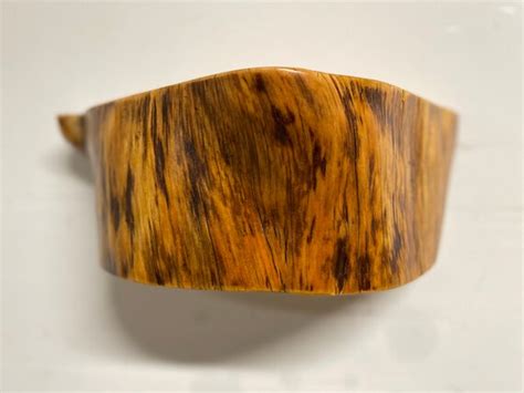 Rustic Log Shelf 的图像结果