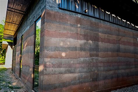 Packed Earth Homes Rammed Earth Walls Connect A Modern Home In Texas