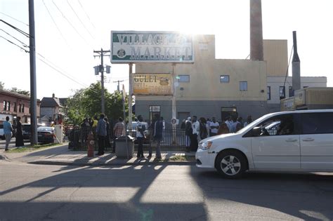 24 Somali Mall in Minneapolis reopens after evening fire