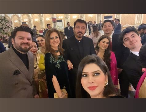Nauman Ijaz Family Pictures From A Wedding | Reviewit.pk