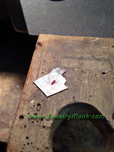 Making Bezel Jewelry 的图像结果