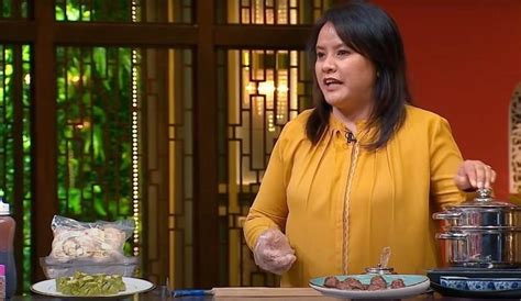 Momo Mami From Malviya Nagar Won Many Hearts On Shark Tank India ...