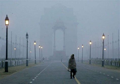 Dense fog engulfs Delhi; winter chill continues [weather update ...