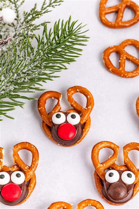 Reindeer Rolo Pretzels - xoxoBella