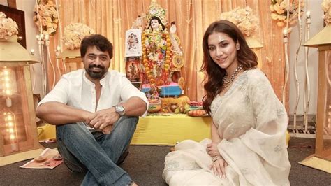 Dev Celebrates Vishwakarma Puja: দেবের অফিসে ধুমধাম করে বিশ্বকর্মা পুজো ...