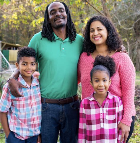 Crafty Gemini Tutorials Sewing Machine 的图像结果