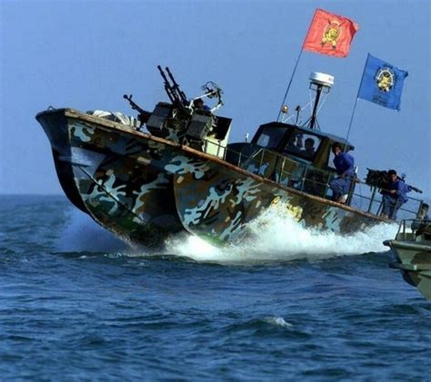 கடற்புலிகளின் வேவ் ரைடர் (Wave Rider) வகுப்புப் படகுகள் - ஆவணம் ...